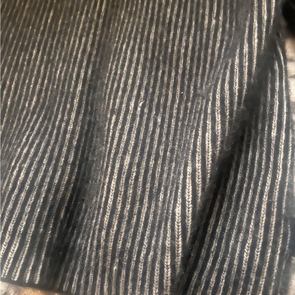 Theory Black/White vertical stripe cashmere turtleneck sweater SZ P - Picture 10 of 10